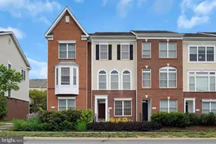 25015 Riding Center Dr, Chantilly, VA 20152 - Photo 1