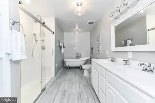 14 Oak Ln, Sterling, VA 20165 - Photo 33
