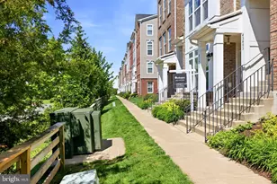 43487 Town Gate Square, Chantilly, VA 20152 - Photo 3
