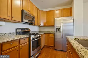43487 Town Gate Square, Chantilly, VA 20152 - Photo 11