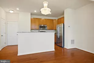 43487 Town Gate Square, Chantilly, VA 20152 - Photo 9