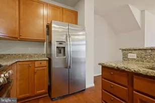 43487 Town Gate Square, Chantilly, VA 20152 - Photo 13
