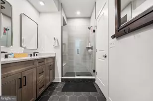 42161 Shining Star Sq, Brambleton, VA 20148 - Photo 33