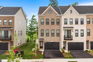 42161 Shining Star Sq, Brambleton, VA 20148 - Photo 5