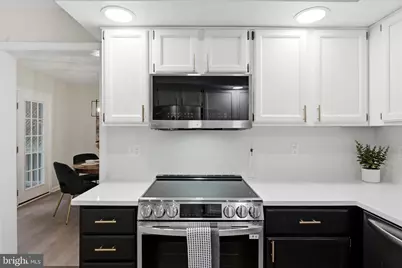 20368 Burnley Square, Sterling, VA 20165 - Photo 3