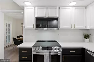 20368 Burnley Square, Sterling, VA 20165 - Photo 3