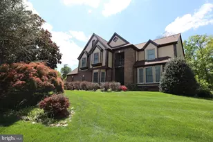 36 Rutherford Cir, Sterling, VA 20165 - Photo 1