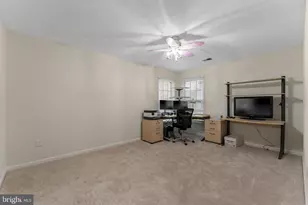 36 Rutherford Cir, Sterling, VA 20165 - Photo 57