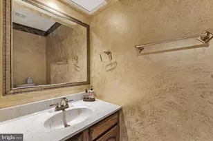 36 Rutherford Cir, Sterling, VA 20165 - Photo 37