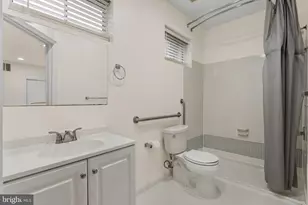 36 Rutherford Cir, Sterling, VA 20165 - Photo 69
