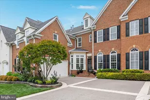 19194 Greystone Square, Leesburg, VA 20176 - Photo 1