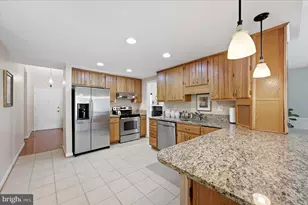35 Biscayne Pl, Sterling, VA 20164 - Photo 9