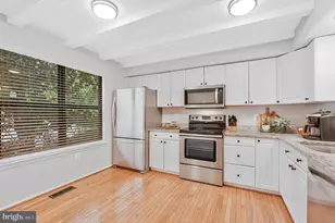 265 Chelmsford Ct, Sterling, VA 20165 - Photo 7