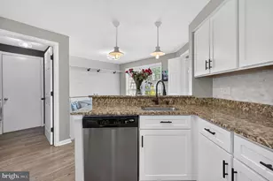 43793 Stonebridge Dr, Ashburn, VA 20147 - Photo 11