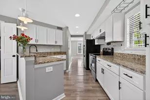 43793 Stonebridge Dr, Ashburn, VA 20147 - Photo 9