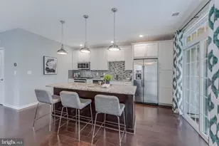 23266 Southdown Manor Terrace, Ashburn, VA 20148 - Photo 7