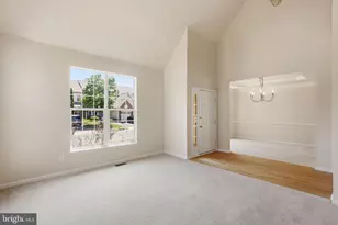 19617 Edgemont Square, Ashburn, VA 20147 - Photo 5