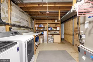 104 Deerwood Ct, Sterling, VA 20164 - Photo 43