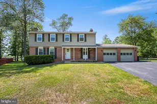 104 Deerwood Ct, Sterling, VA 20164 - Photo 3