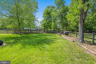 104 Deerwood Ct, Sterling, VA 20164 - Photo 11