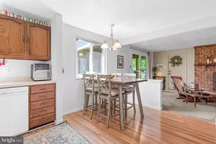 104 Deerwood Ct, Sterling, VA 20164 - Photo 23