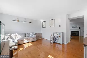 165 Sulgrave Ct, Sterling, VA 20165 - Photo 7