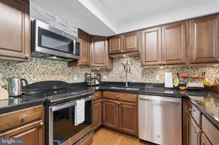 165 Sulgrave Ct, Sterling, VA 20165 - Photo 9