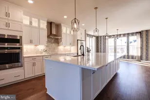 928 California Dr NE, Leesburg, VA 20176 - Photo 1