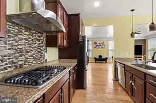 24839 Somerby Dr, Chantilly, VA 20152 - Photo 21