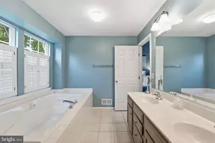20763 Windemere Ct, Sterling, VA 20165 - Photo 19