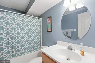 20763 Windemere Ct, Sterling, VA 20165 - Photo 21