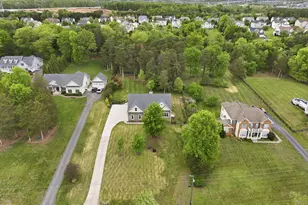 42240 Hiddenwood Ln, Aldie, VA 20105 - Photo 9