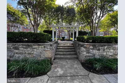 25402 Upper Clubhouse Drive, Chantilly, VA 20152 - Photo 9