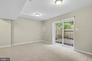 610 Giles Pl, Sterling, VA 20164 - Photo 23