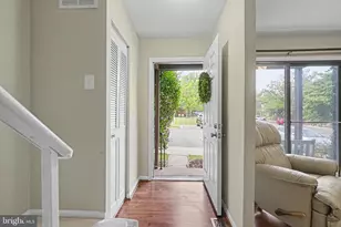 610 Giles Pl, Sterling, VA 20164 - Photo 3