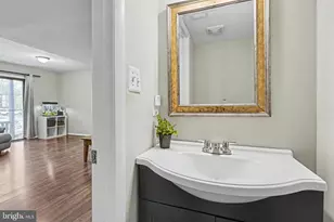 610 Giles Pl, Sterling, VA 20164 - Photo 7