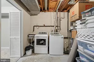 610 Giles Pl, Sterling, VA 20164 - Photo 25