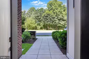20364 Northpark Dr, Ashburn, VA 20147 - Photo 3