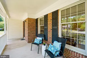 113 Sue Ann Ct, Sterling, VA 20164 - Photo 17