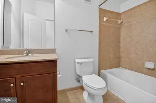 24690 Byrne Meadow Square, Aldie, VA 20105 - Photo 11