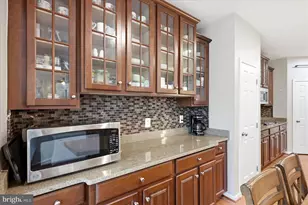 25437 Fritz Ct, Aldie, VA 20105 - Photo 9
