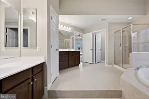 25437 Fritz Ct, Aldie, VA 20105 - Photo 17