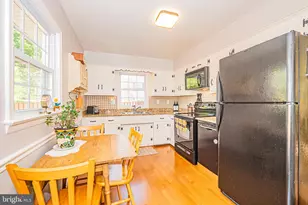 131 S 26th St, Purcellville, VA 20132 - Photo 9