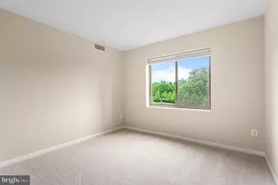 19355 Cypress Ridge Terrace #404, Leesburg, VA 20176 - Photo 15