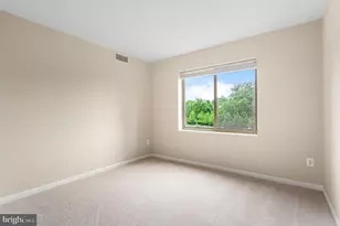 19355 Cypress Ridge Terrace, Leesburg, VA 20176 - Photo 15