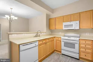 19355 Cypress Ridge Terrace, Leesburg, VA 20176 - Photo 11