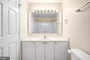 19355 Cypress Ridge Terrace, Leesburg, VA 20176 - Photo 27