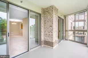 19355 Cypress Ridge Terrace, Leesburg, VA 20176 - Photo 7
