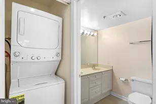 19385 Cypress Ridge Terrace, Leesburg, VA 20176 - Photo 19