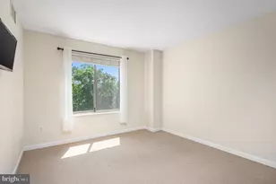 19385 Cypress Ridge Terrace, Leesburg, VA 20176 - Photo 15